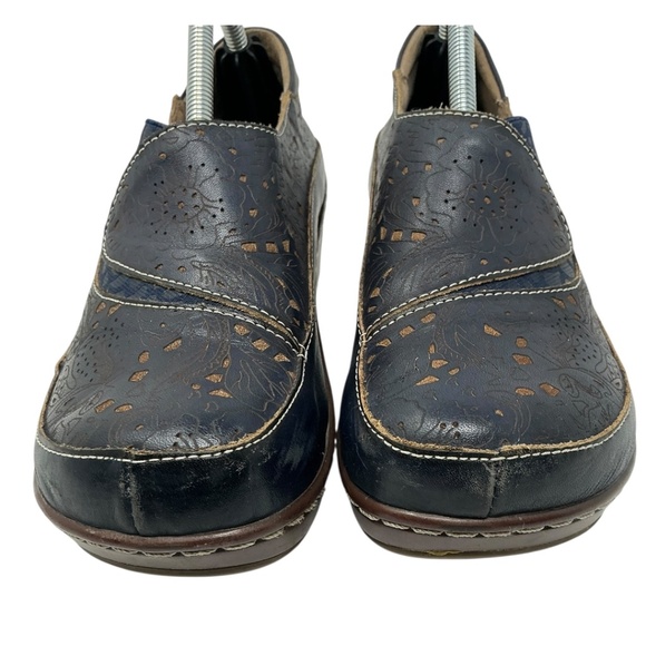 L'Artiste Spring Step Burbank Closed Back Leather Clog Embossed Floral Design - Picture 13 of 15